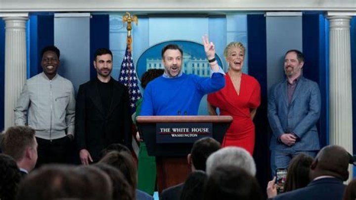 Jason Sudeikis & the ‘Ted Lasso’ cast went to the White House to talk mental health