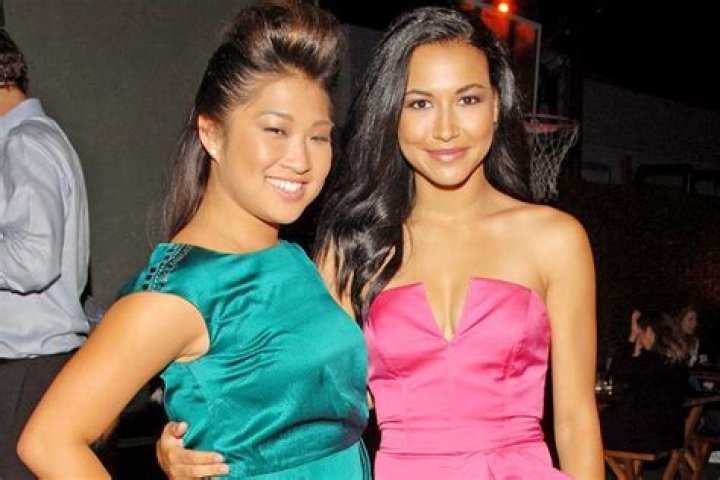 
Jenna Ushkowitz Revisits First Time ‘Glee’ Fans ‘Really Saw’ Naya Rivera: ‘I Fully Burst into Tears’ 