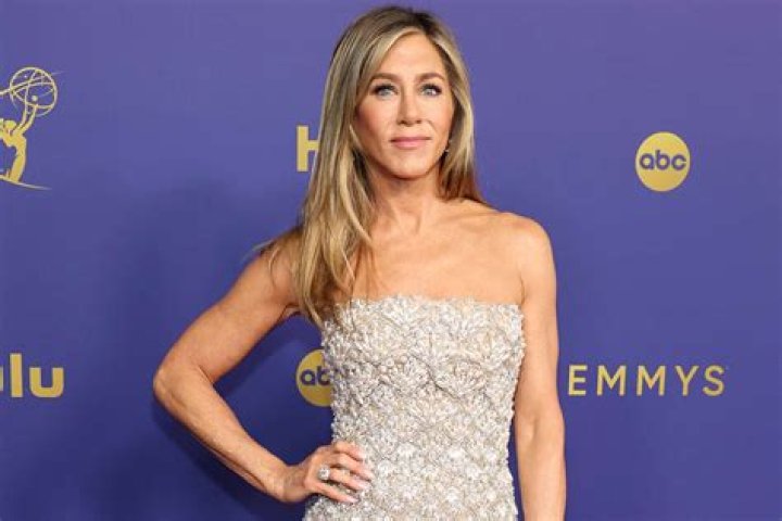 Jennifer Aniston reveals her major ‘Cake’ bravery: putting her head underwater?!