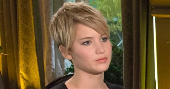 Jennifer Lawrence on “fat” criticism: “they are criticizing me for looking normal”