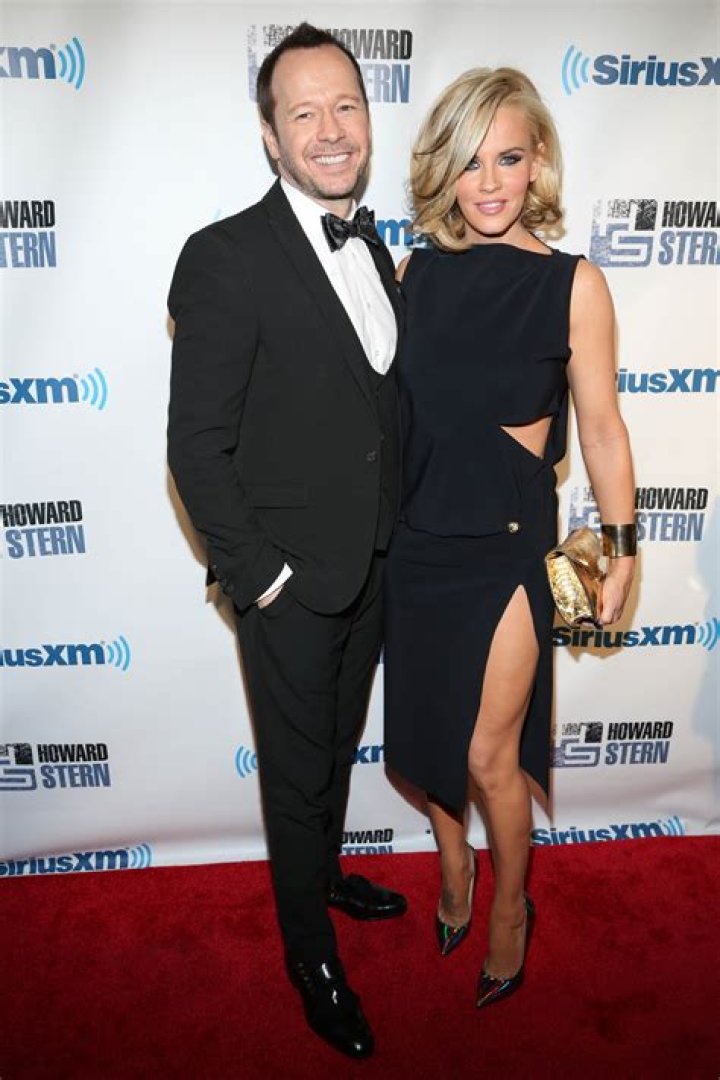 Jenny McCarthy announced her engagement to Donnie Wahlberg on ‘The View’