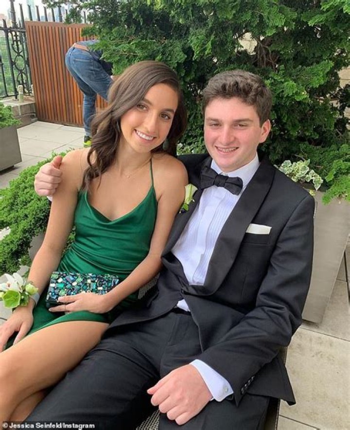 Jerry Seinfeld accidentally photobombed his daughter’s prom photos