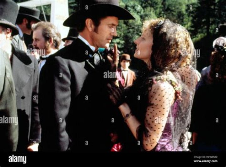Jodie Foster on Mel Gibson: “He’s so incredibly loving and sensitive”