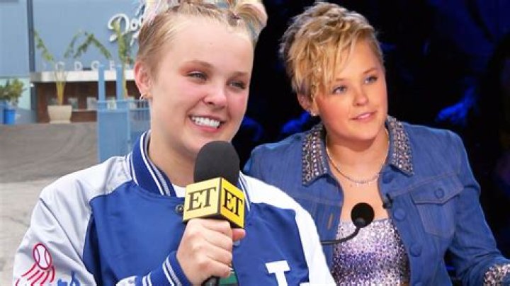 
JoJo Siwa Dishes on ‘HSMTMTS’ Season 3 Debut and Playing a Queer Character 