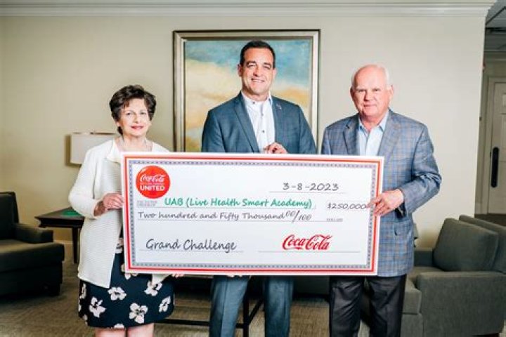 
Jonathan Toews Parents Brian And Andree Gilbert Are Proud That He Is Giving Back To The Community 