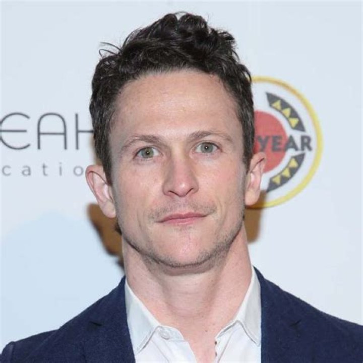 Jonathan Tucker Bio (Wiki) 