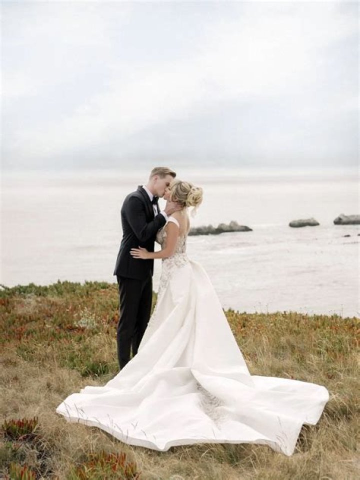Jordan Fuller and Mikhaila Peterson Wedding Photos Are All Over Twitter and Instagram