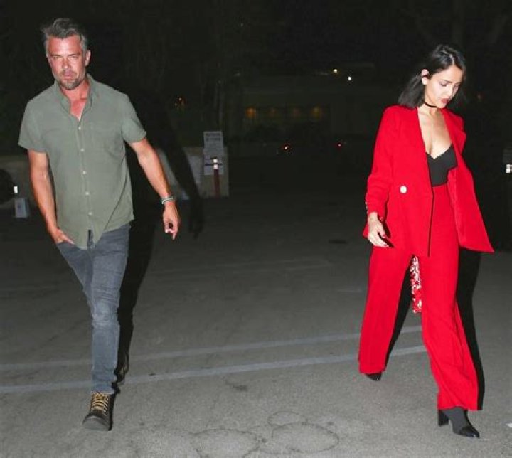 Josh Duhamel & Eiza González were papped out together again for some reason