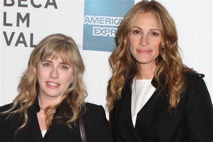 Julia Roberts’ sister allegedly timed her suicide to hurt Julia’s Oscar bid