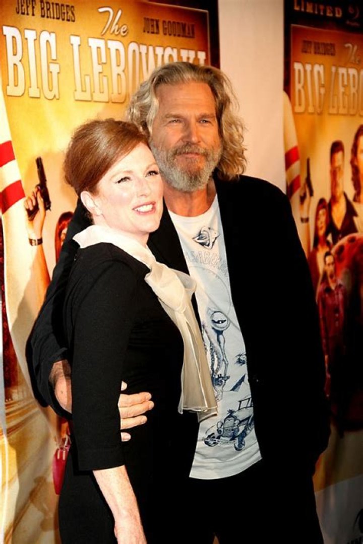 Julianne Moore at the Big Lebowski blue ray party: lovely or clownish?