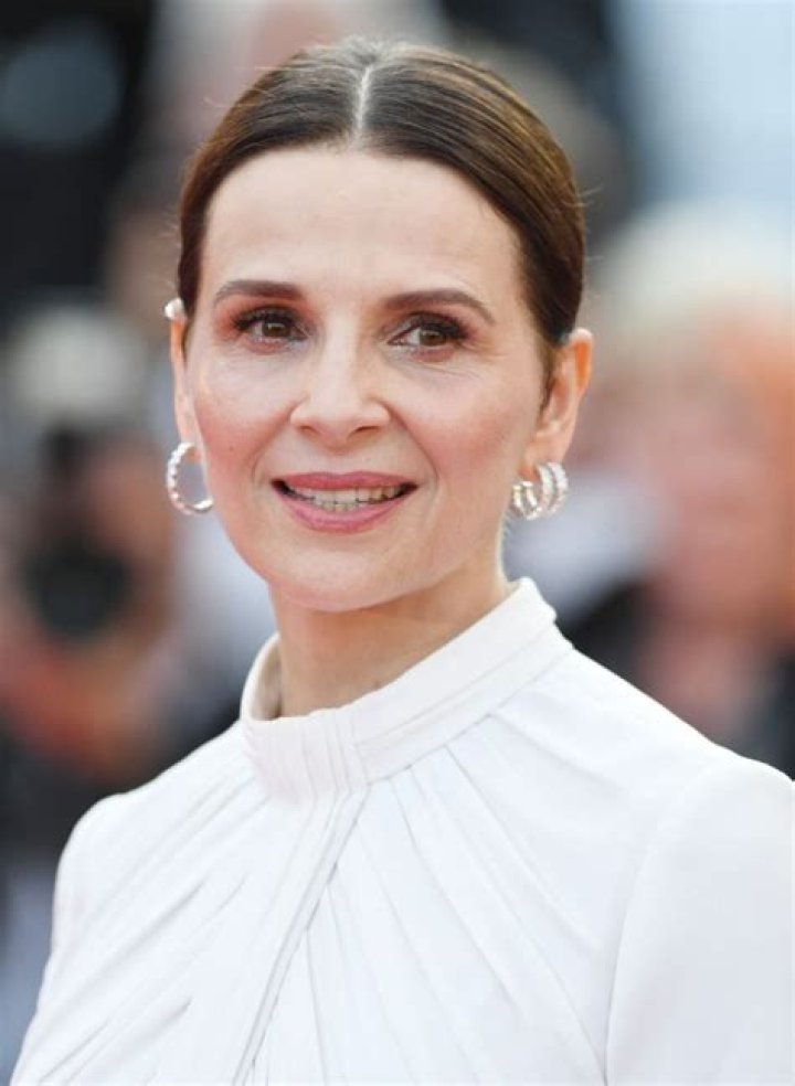 Juliette Binoche - Age, Family, Bio