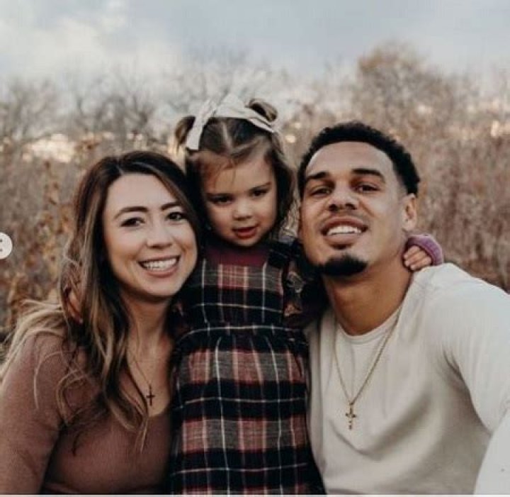 
Justin Simmons is Married to Wife: Taryn Simmons. Kids. 