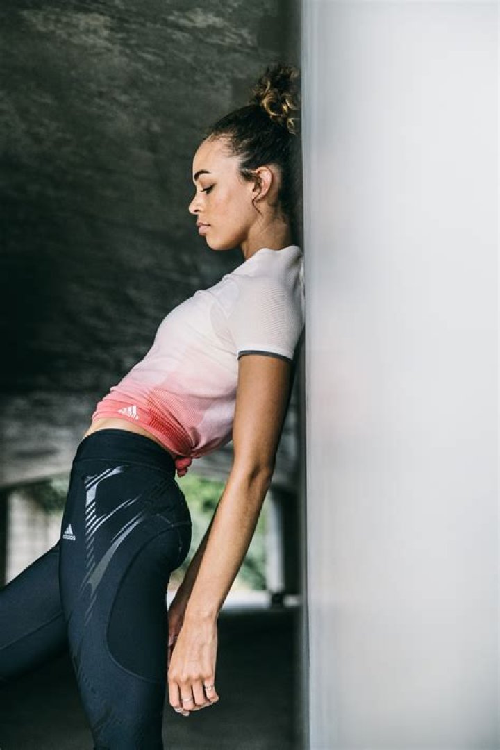 Kari Calhoun - Age, Family, Bio