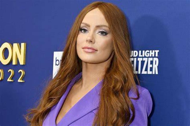 Kathryn Dennis photo