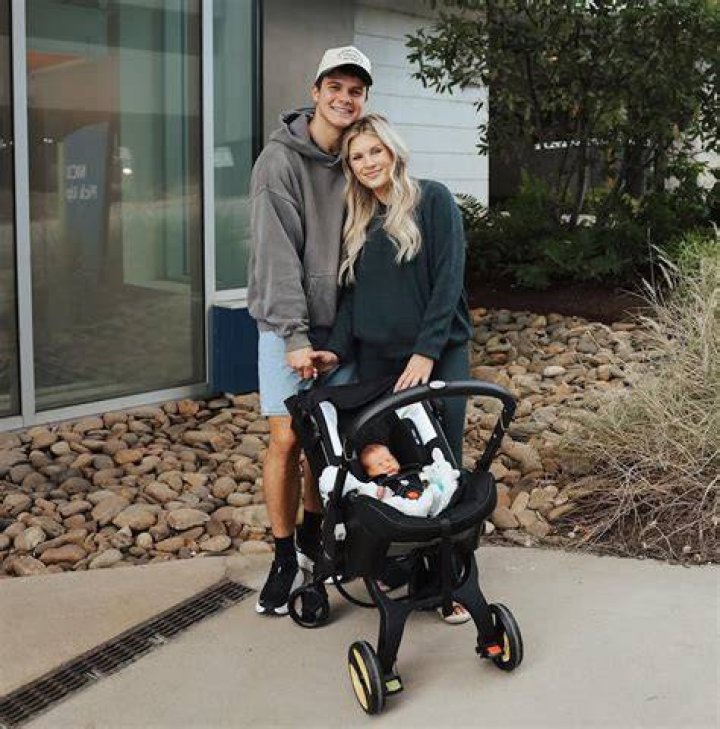 Katie Bates and Travis Clark are officially engaged! How did they meet? Katie Bates and Travis Clark are officially engaged! How did they meet?