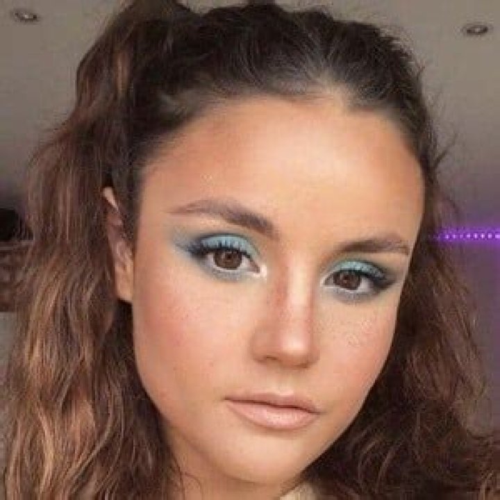 Katie Leach - Age, Family, Bio