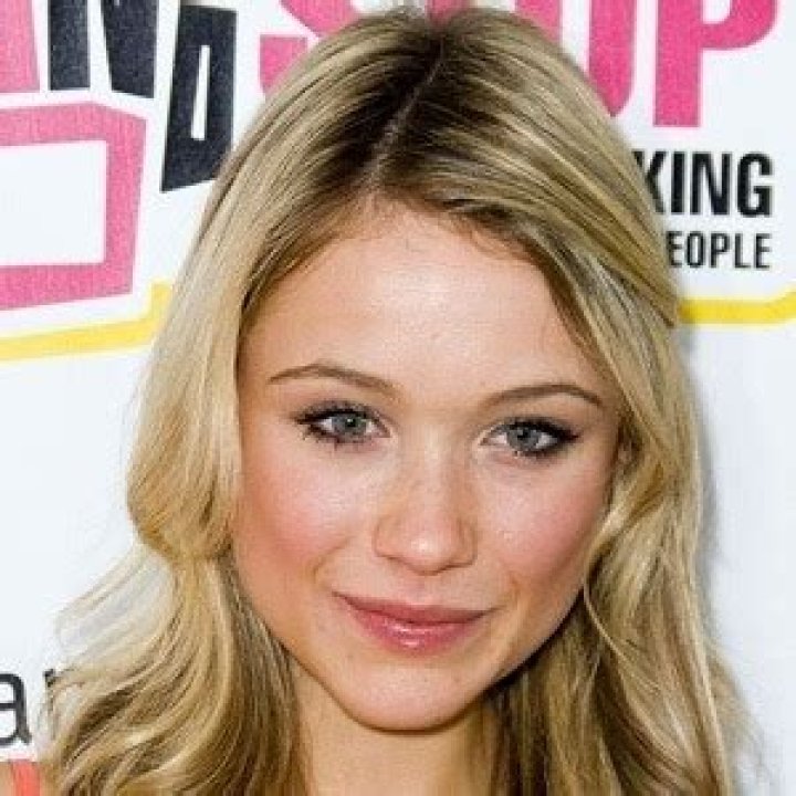 Katrina Bowden - Age, Family, Bio