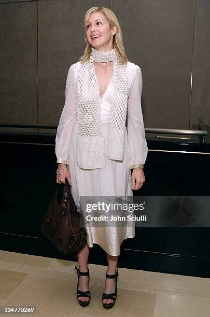 Kelly Rutherford Lunches In Beverly Hills