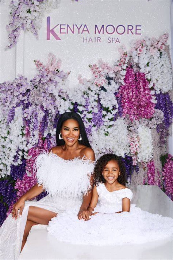 Kenya Moore photo 3