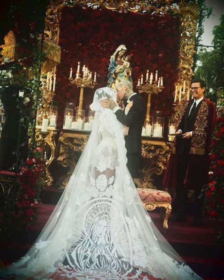 
Khloé Kardashian Shades Sister Kourtney’s Wedding Dress: ‘It Was Fine’ 
