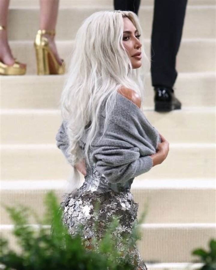Kim Kardashian stuns as she arrives at Olivier Rousteing in Paris