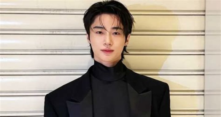 Kim Woo-seok Height, Weight, Net Worth, Age, Birthday, Wikipedia, Who, Nationality, Biography