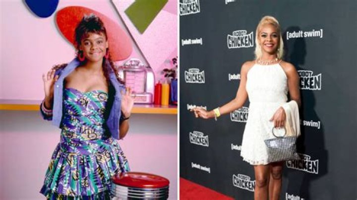 Lark Voorhies of Saved By The Bell has so much surgey she looks like a cat