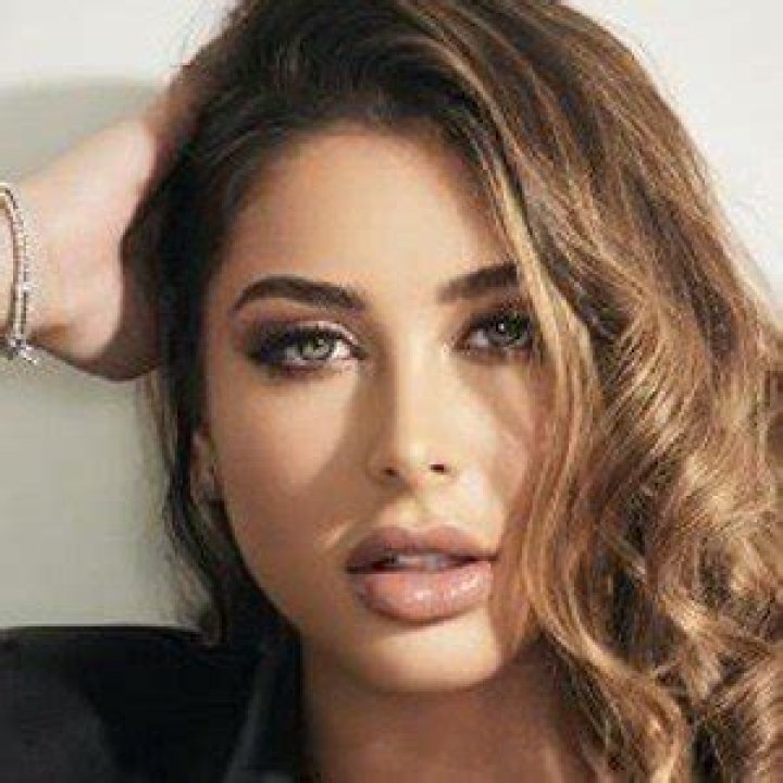 Laura Monroy - Age, Family, Bio