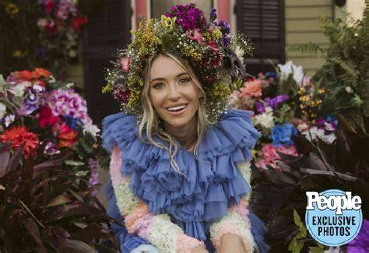 
Lauren Daigle Welcomes ‘AGT’ Contestant and School Shooting Survivor Ava Swiss Onstage: ‘So Moved’ 