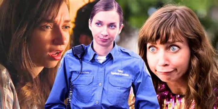 Lauren Lapkus complains about watching TV for work, which we try not to do