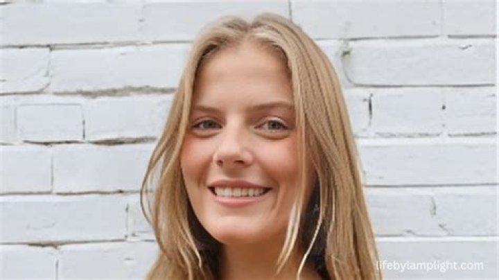 Lauren Shaw - Age, Family, Bio