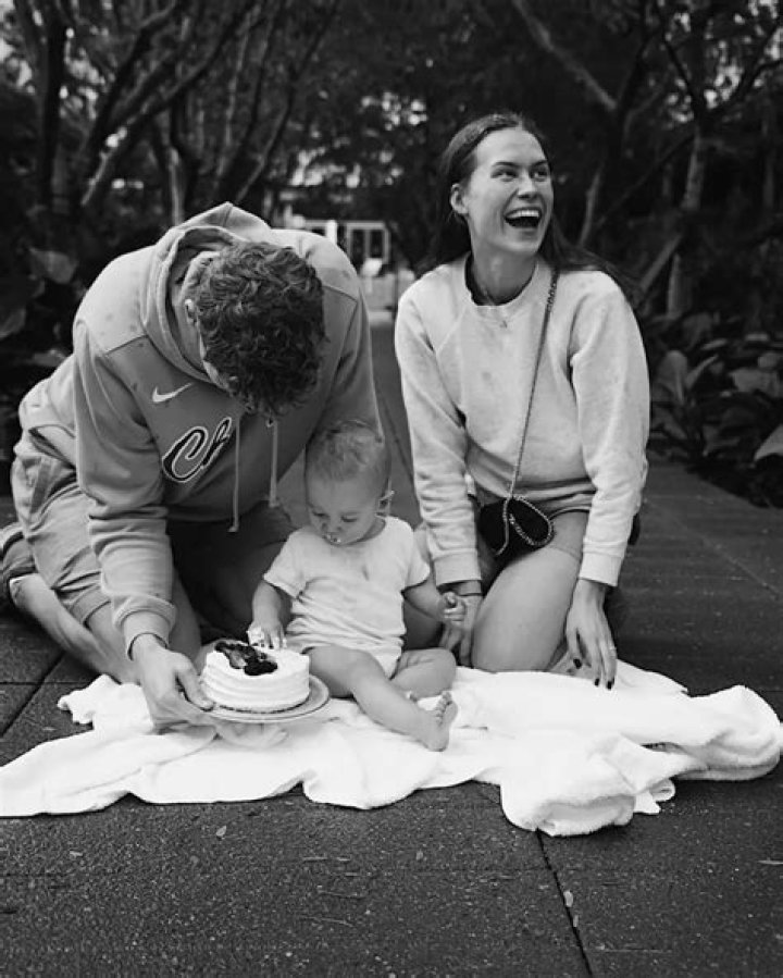 Lauri Markkanen family: wife, children, parents, siblings