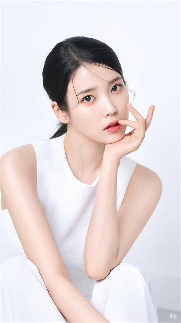 Lee Ji-Eun photo 2