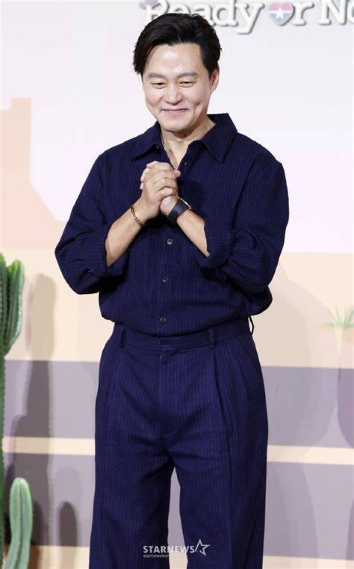 Lee Seo-jin photo