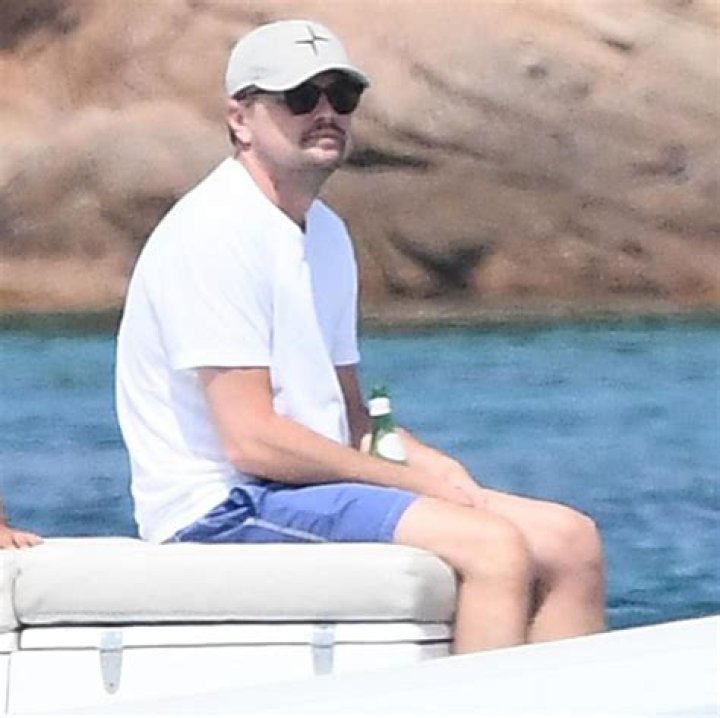 Leo DiCaprio & Gigi Hadid were ‘together’ at the holiday parties in the Hamptons
