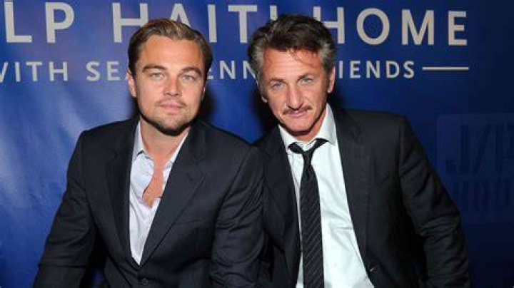 Leo DiCaprio & Sean Penn are on a yacht in Sardinia with their young girlfriends