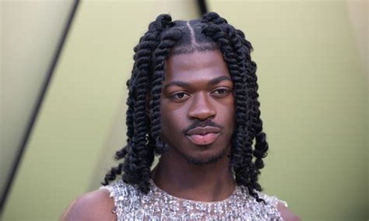 
Lil Nas Offends Trans Community, Issues Aplogy After Joking About “Transition-Surgery” 