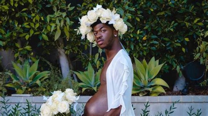 Lil Nas X responded to the negative comments about his pregnancy with debut album! Lil Nas X pregnancy shoot for his new album