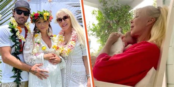 Linda Thompson, 69 gifts her son Brody Jenner a necklace of her ex-boyfriend, the late Elvis Presley! Linda Thompson, 69 gifts her son Brody Jenner a necklace of her ex-boyfriend, the late Elvis Presley!