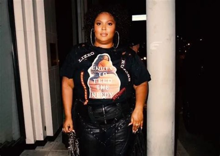 Lizzo is doubtfully single being spotted with mystery man! How much is her net worth? Lizzo spotted with a mystery man
