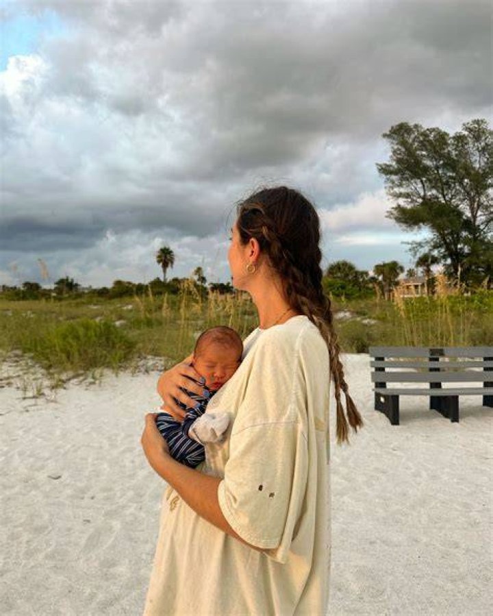 Mallory Morris - Age, Family, Bio