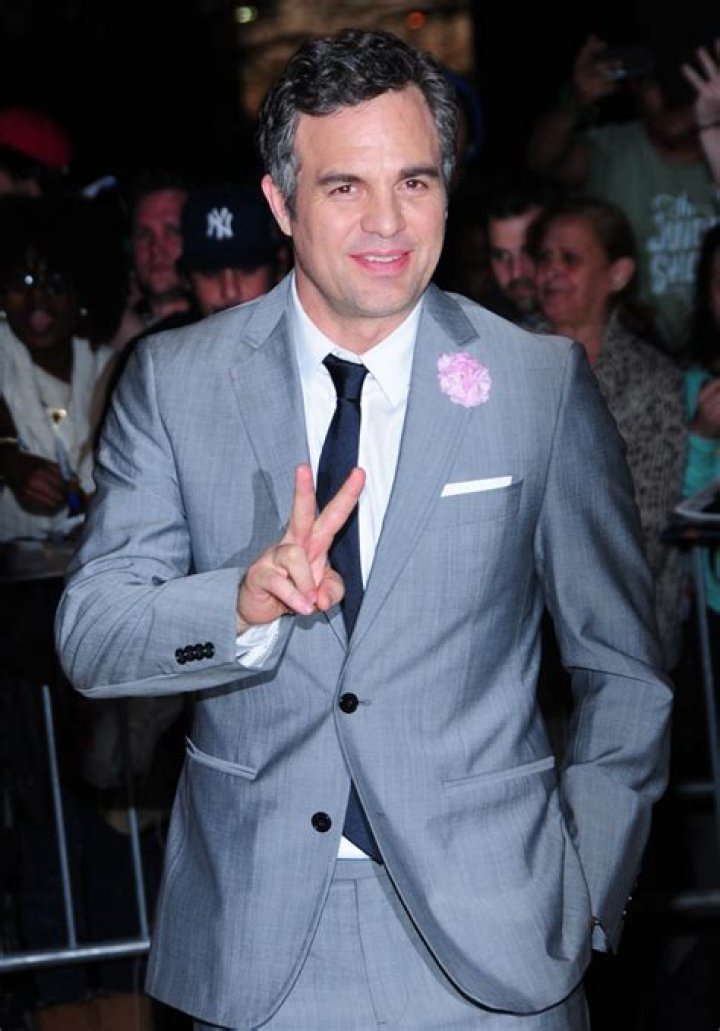 Mark Ruffalo apologizes for ‘gypsy’ slur, begs Marvel for Black Widow merch