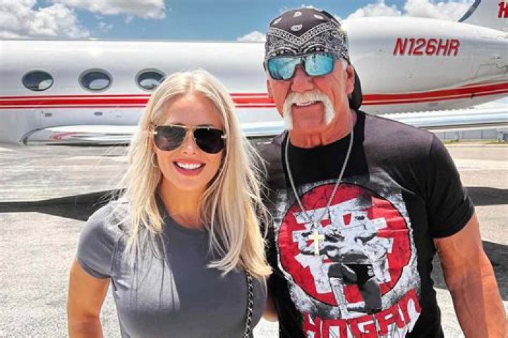 
Meet Bo Hoag Wife Kristen Hoag On Instagram- Their Married Life Explored 