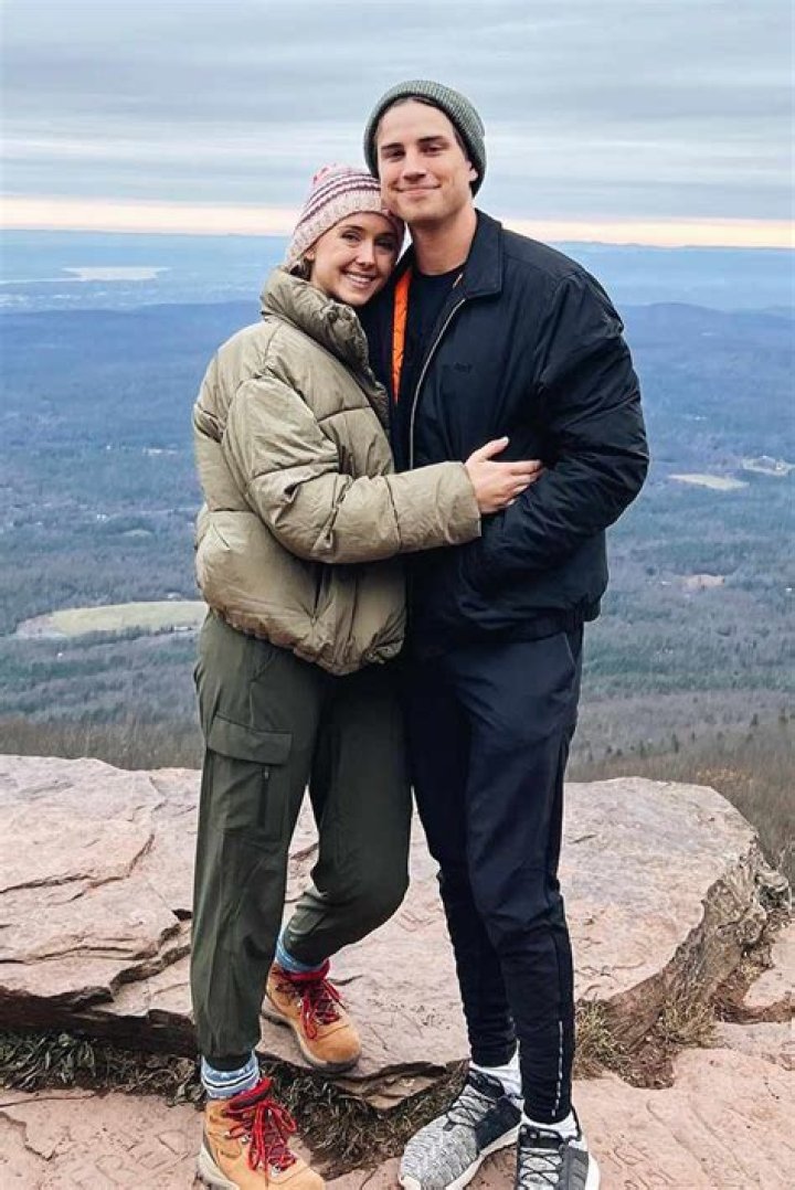 
Meet Carson Rowland Wife Maris Kenny- Exploring Love life 