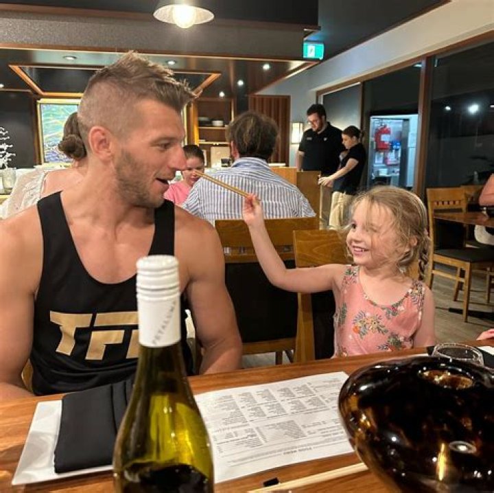 Meet Dan Hooker Wife On Instagram- Everything To Know About Isabella Hooker
