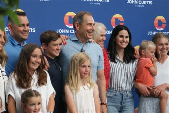 Mitt Romney Gathering on Primary Eve