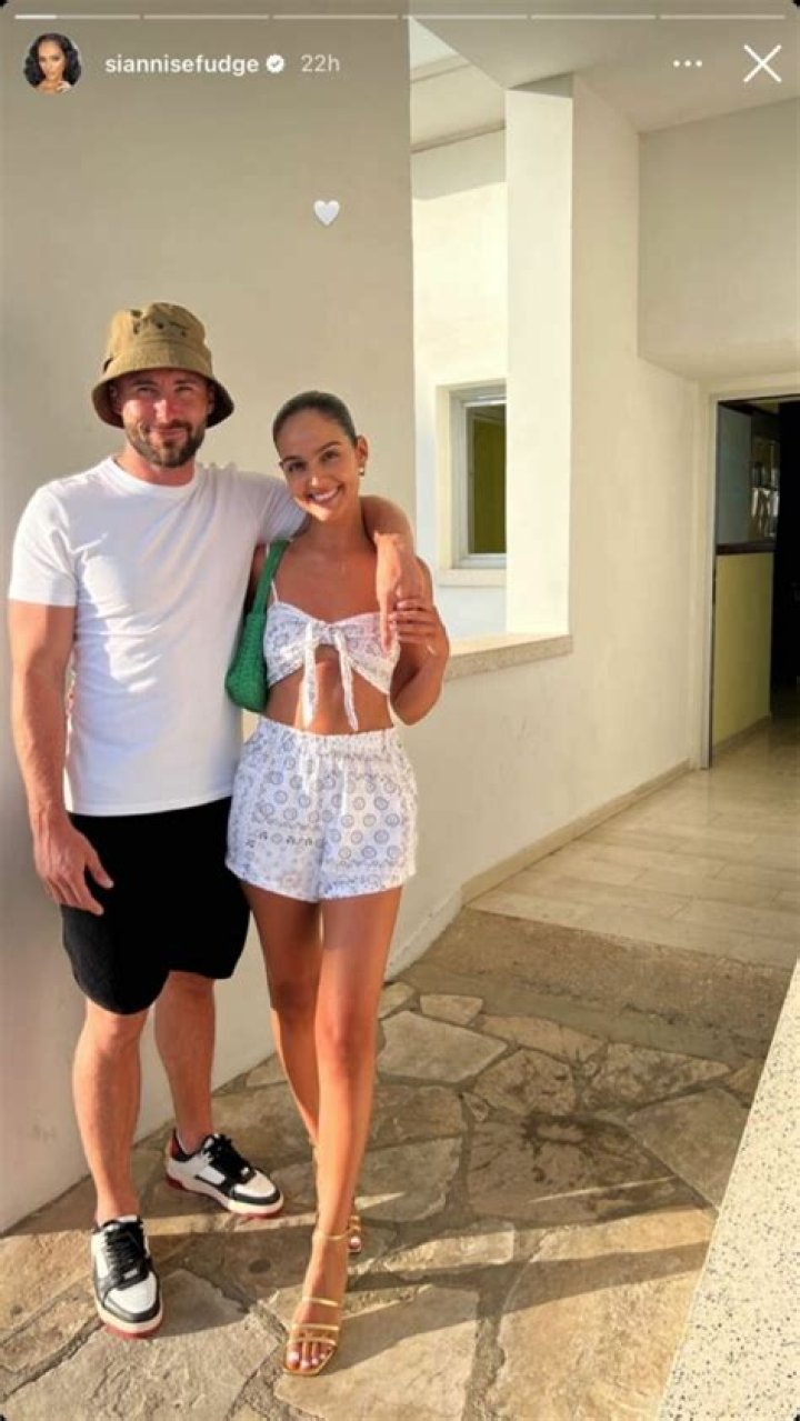
Model Chris Beviere Age And Instagram- Who Is Siannise Fudge New Boyfriend? 