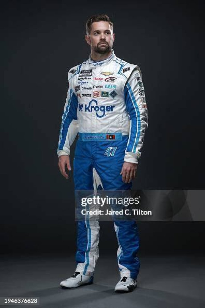 NASCAR Driver Ricky Stenhouse Jr. Is Married in a Charleston Ceremony!