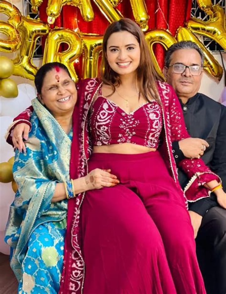 
Neelam Giri Height, Weight, Net Worth, Age, Birthday, Wikipedia, Who, Nationality, Biography 