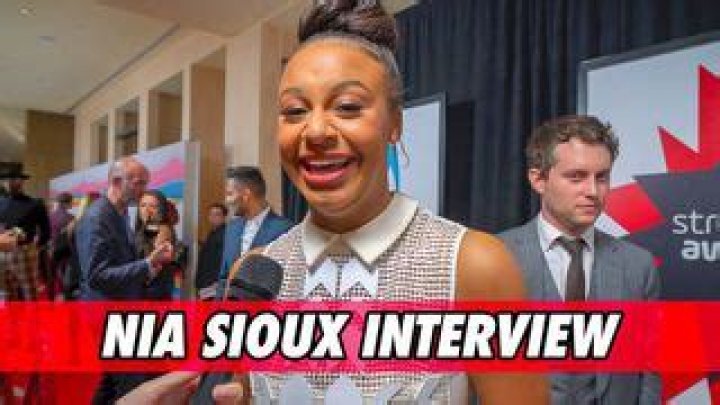 Nia Sioux & Holly Frazier - Guess Their Age